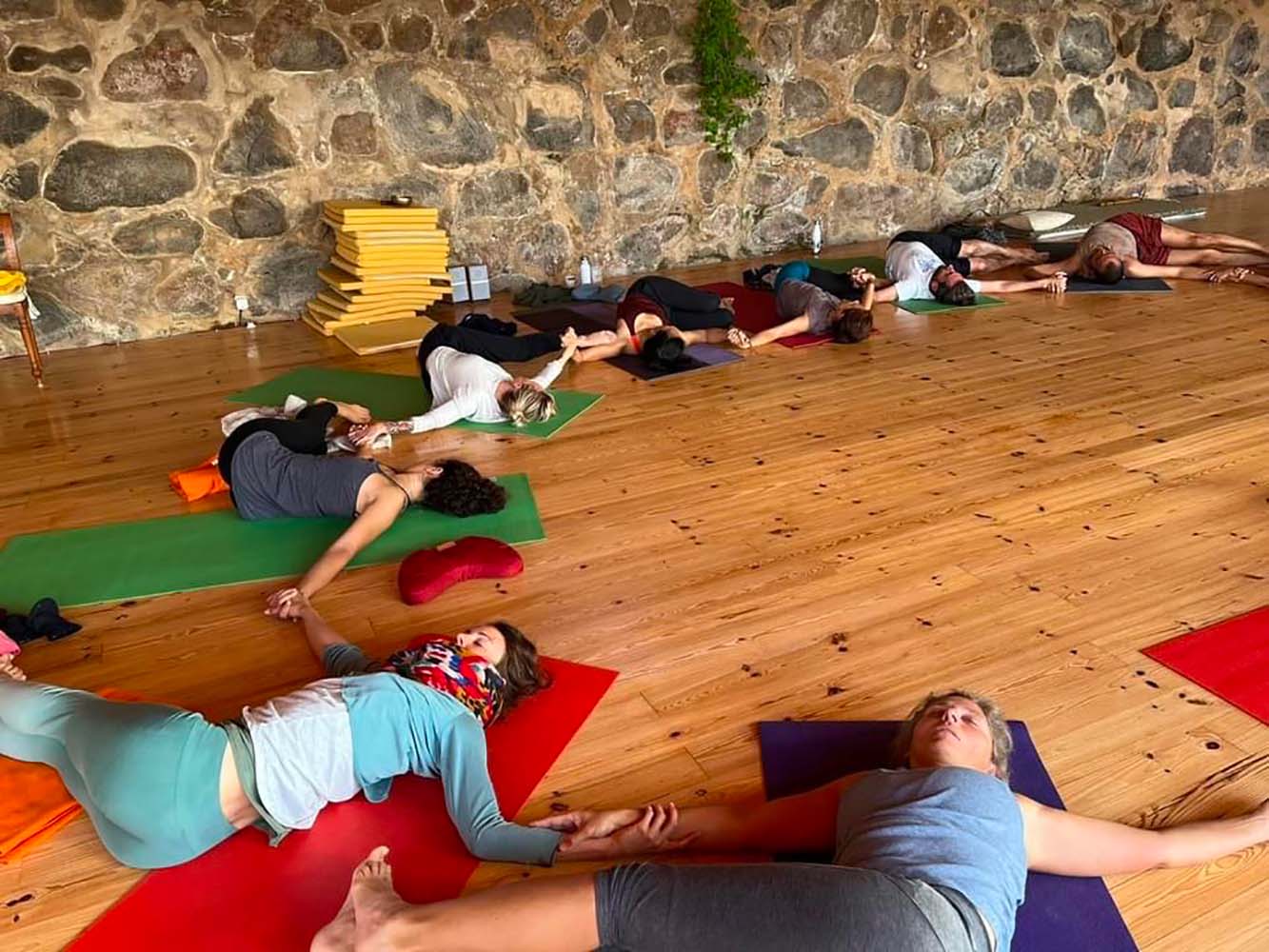 Corsi e lezioni di Yoga con Flora Bisogno